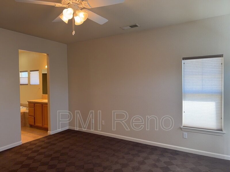 4 bedroom 3.5 bathroom home ready for move in! property image