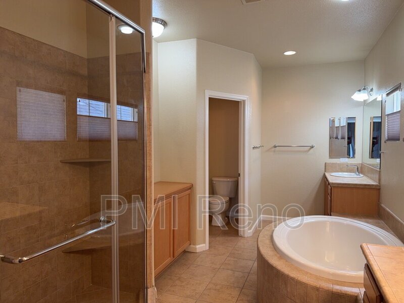 4 bedroom 3.5 bathroom home ready for move in! property image