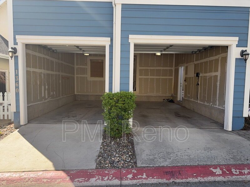 4 bedroom 3.5 bathroom home ready for move in! property image