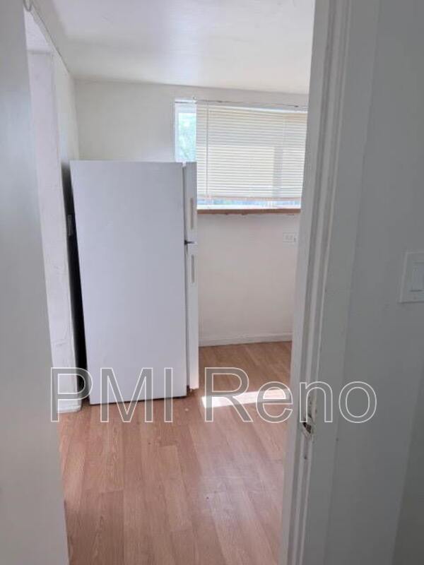 Studio Living! property image