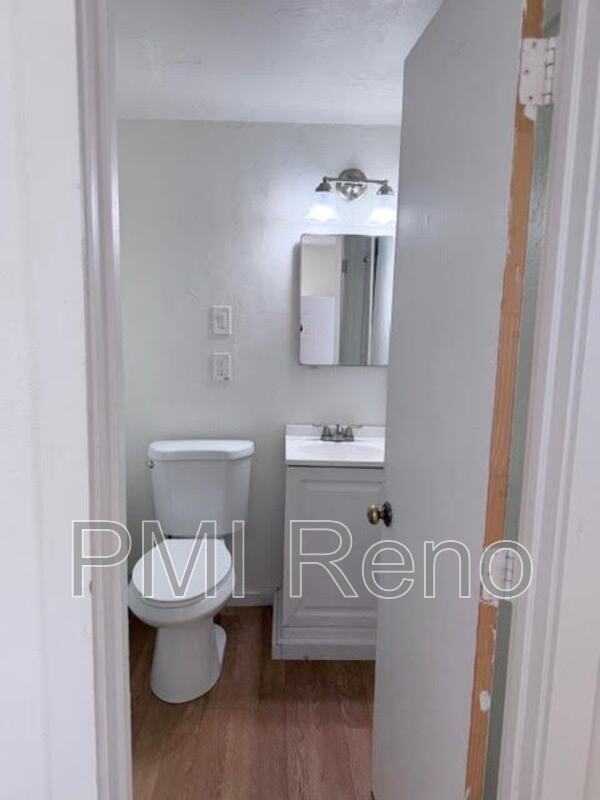 Studio Living! property image