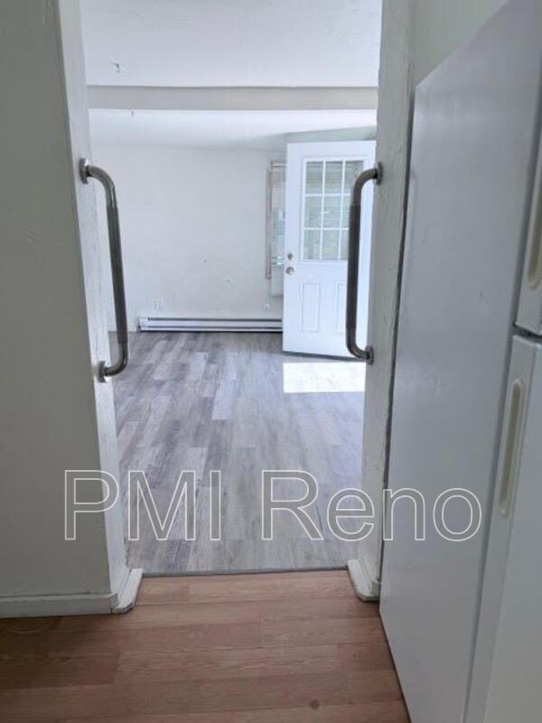 Studio Living! property image