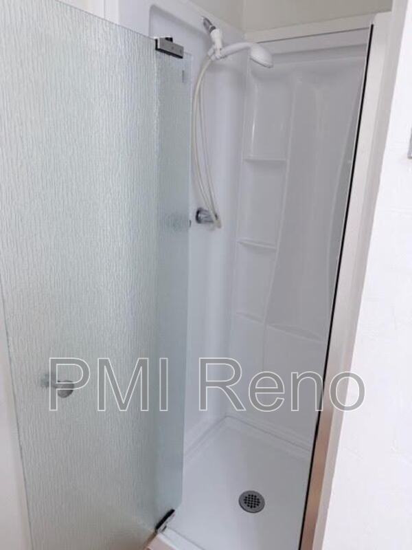 Studio Living! property image