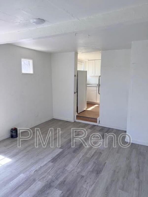 Studio Living! property image