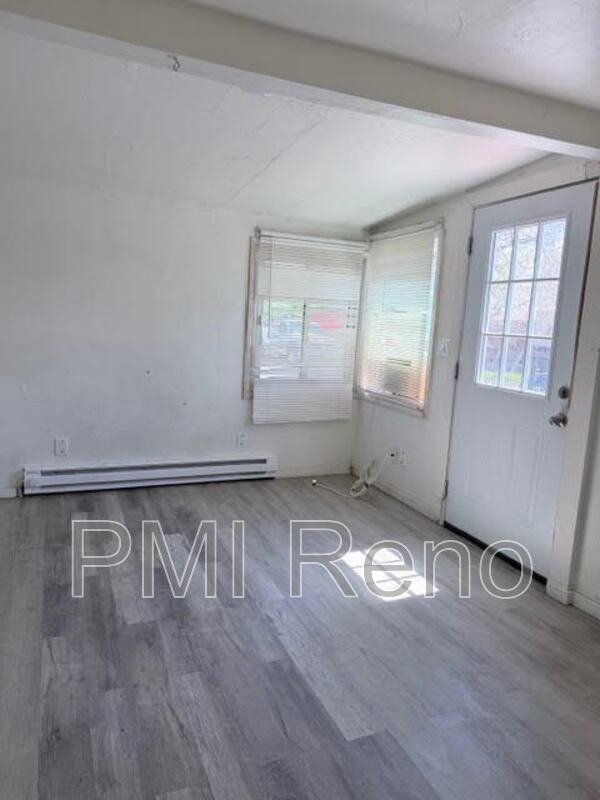 Studio Living! property image