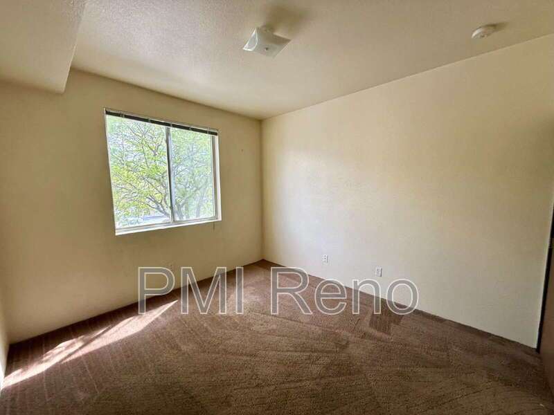 Charming 1-Bedroom Apartment in Sparks – 650 Sq Ft of Cozy Comfort! property image