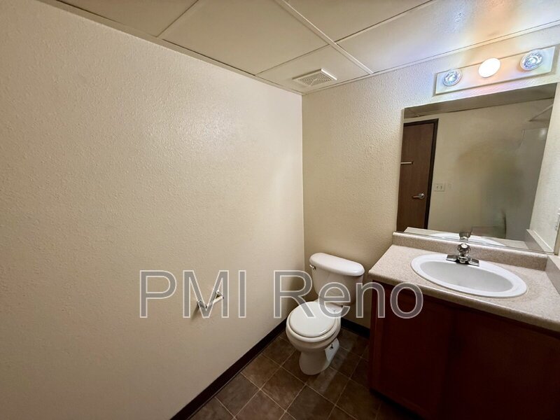 Charming 1-Bedroom Apartment in Sparks – 650 Sq Ft of Cozy Comfort! property image