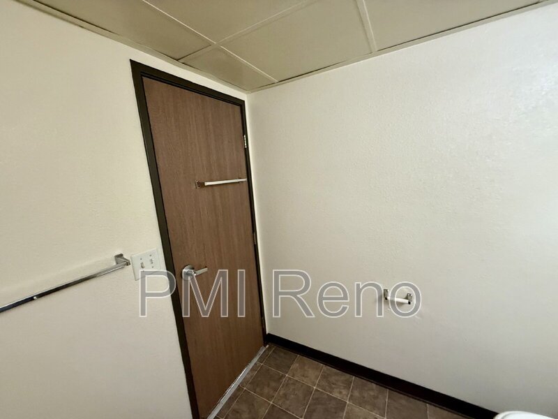 Charming 1-Bedroom Apartment in Sparks – 650 Sq Ft of Cozy Comfort! property image