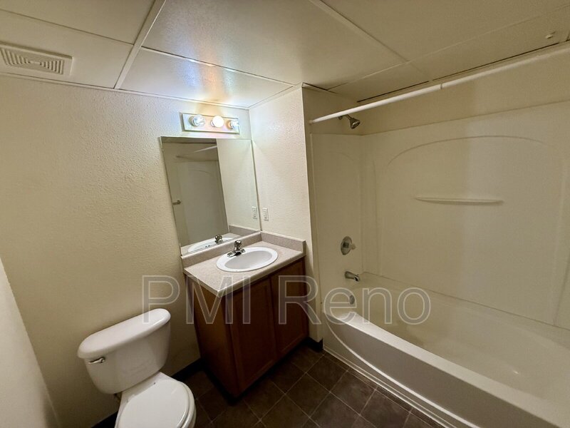 Charming 1-Bedroom Apartment in Sparks – 650 Sq Ft of Cozy Comfort! property image