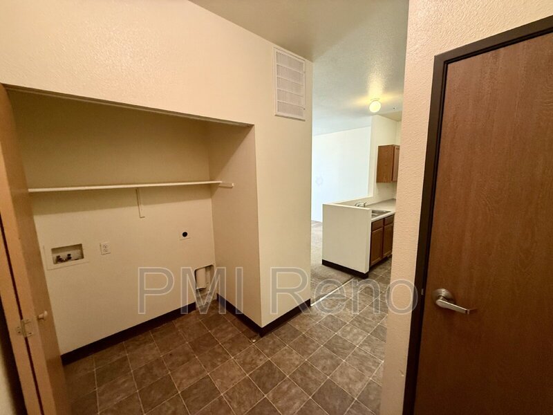 Charming 1-Bedroom Apartment in Sparks – 650 Sq Ft of Cozy Comfort! property image