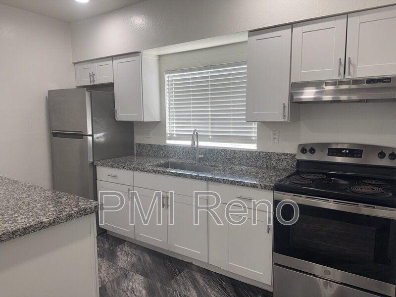 Bright Midtown Studio in a Great Location! property image