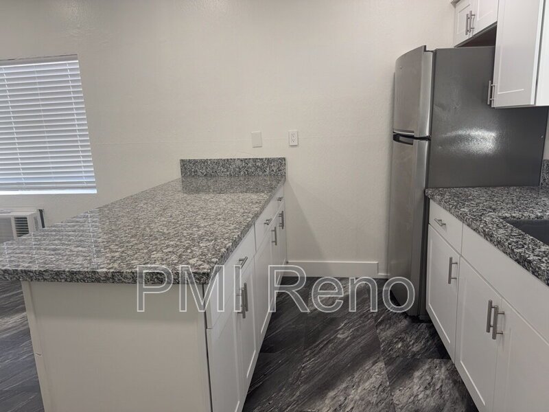 Bright Midtown Studio in a Great Location! property image
