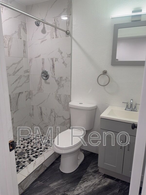 Bright Midtown Studio in a Great Location! property image