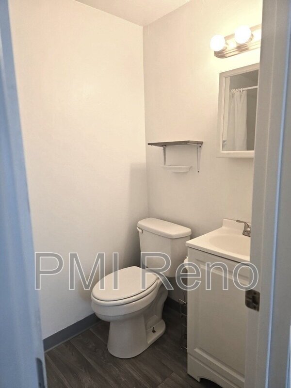 Cozy & Clean UPSTAIRS 1 BD, 1 Bath Apartment in Sparks NOW AVAILABLE!!! property image