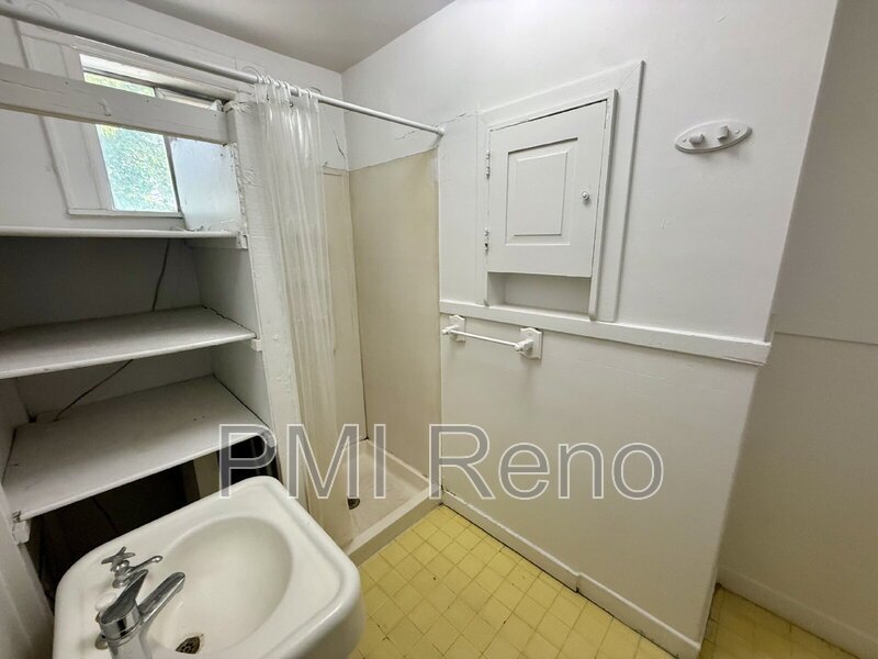 Affordable on-campus room for rent, featuring an en-suite bathroom. property image