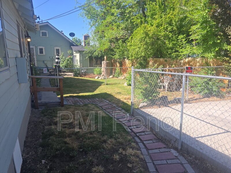 Cozy & Charming 1 BD, 1 Ba Unit close to MidTown! In ALLEY Behind 443 Roberts St.!!! property image