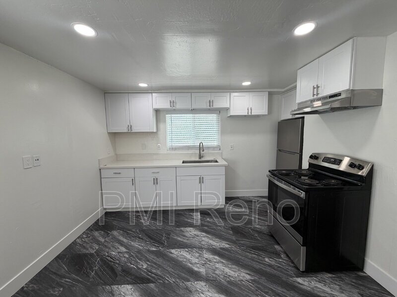 Bright Midtown 2 bedroom in a Great Location! property image